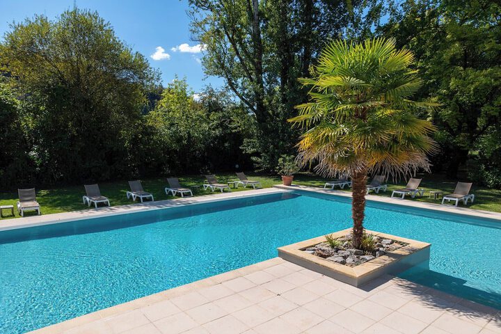 Pool 27 of 52