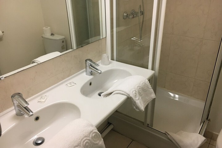 Room 10 of 51