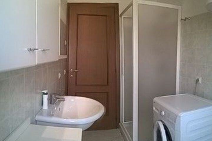 Room 6 of 42