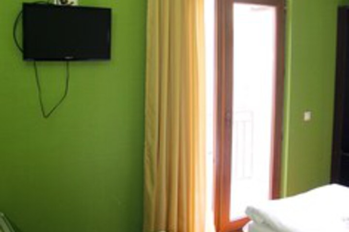 Room 5 of 30