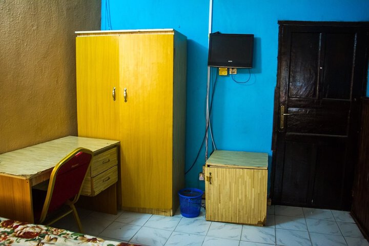 Room 5 of 34