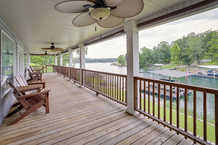 Lakefront Horseshoe Bend Home w / Boat Dock!