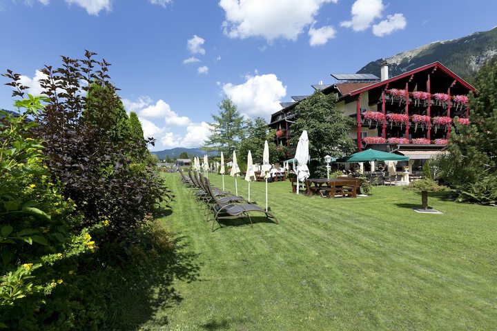 Hotel Exterior 46 of 49