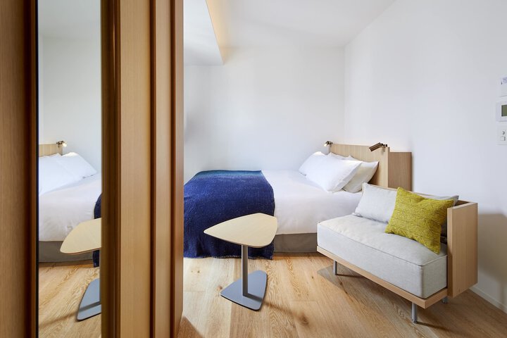 Room 7 of 40