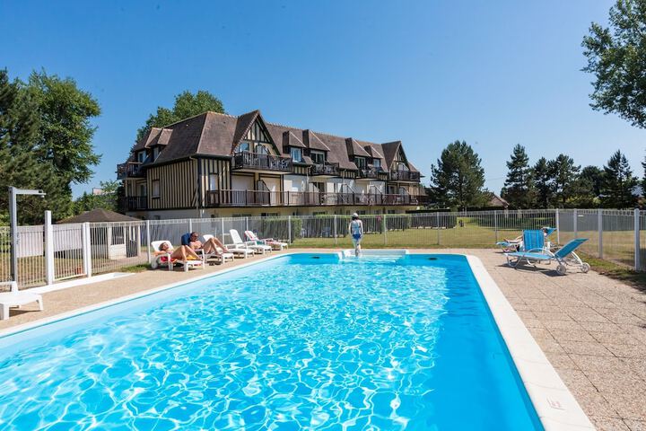 Pools & Facilities