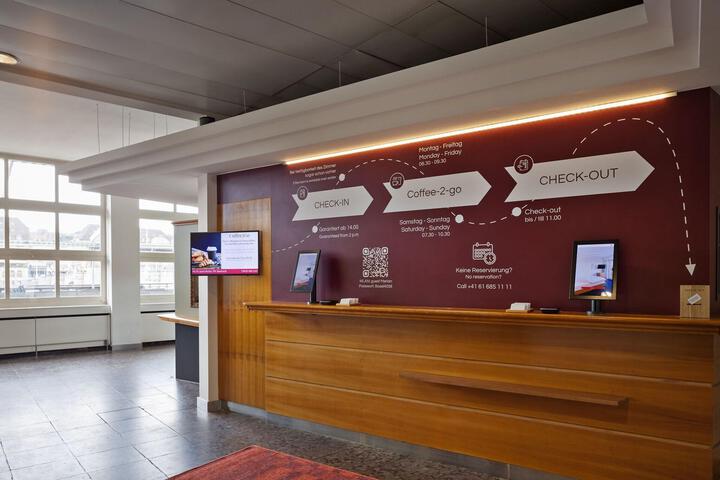 Entrance & Lobby