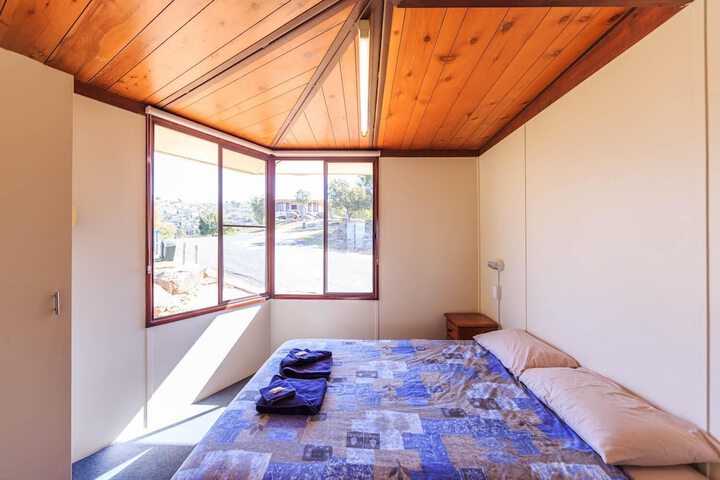 Room 6 of 25
