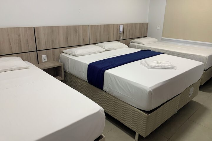 Room 4 of 13