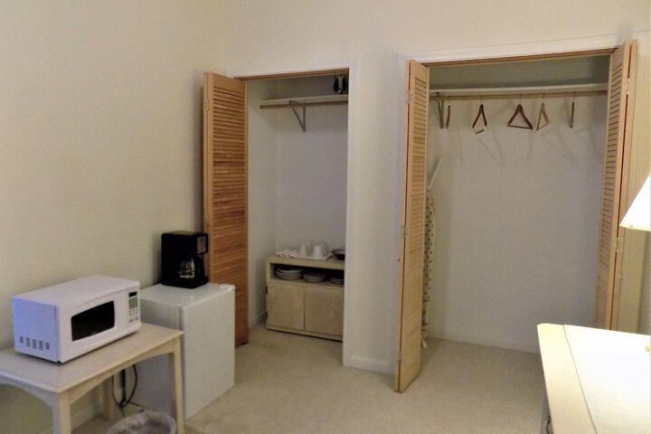 Room 25 of 73