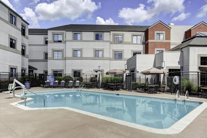 Pool Hotel