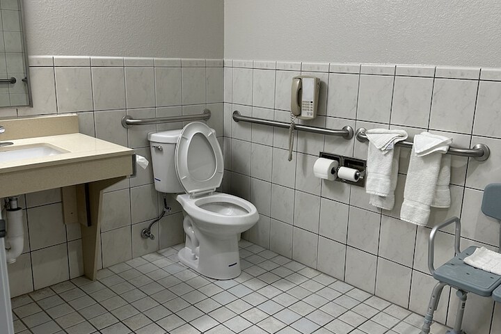 1 Queen Bed Mobility Accessible Roll in Shower (17 of 21)