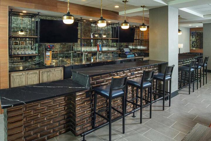 Lounge 9 of 23