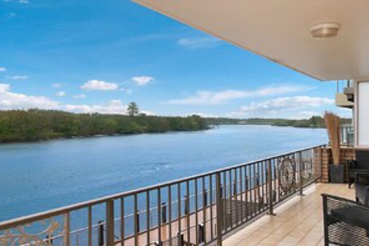 Terrace/Patio 3 of 12