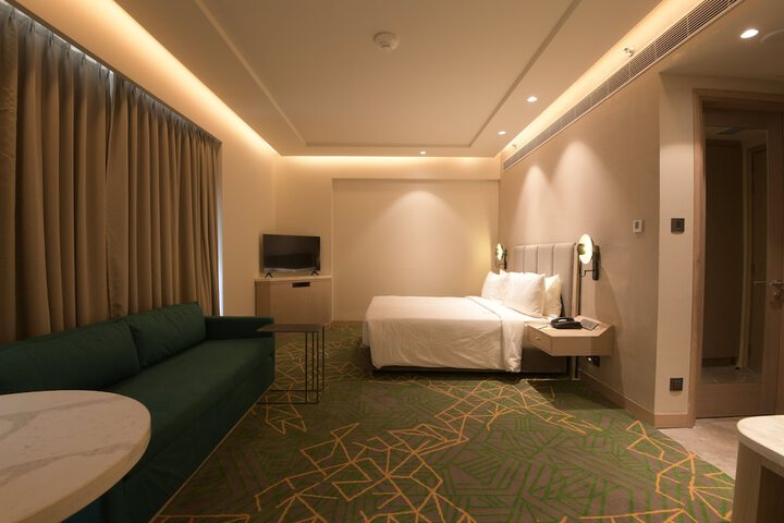 Room 19 of 95
