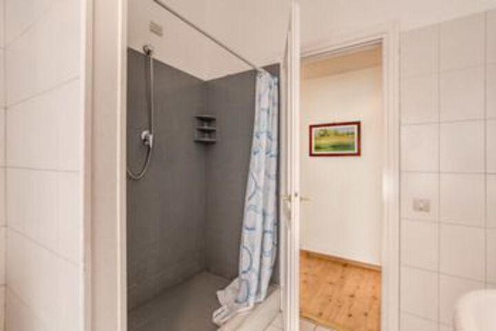 Room 4 of 35
