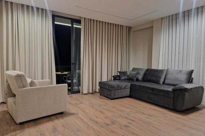 Room 33 of 48