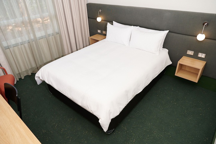 Room 4 of 69