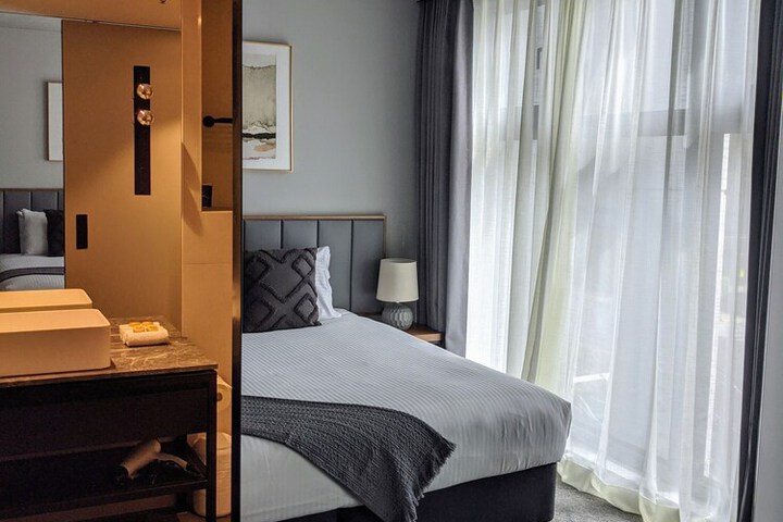 Room 9 of 44