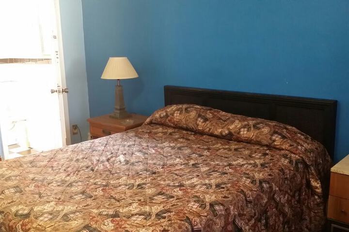 Room 4 of 43
