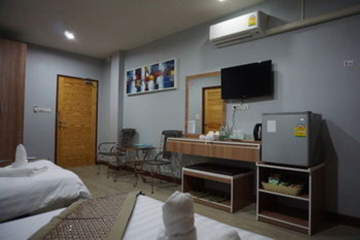 Room 11 of 26