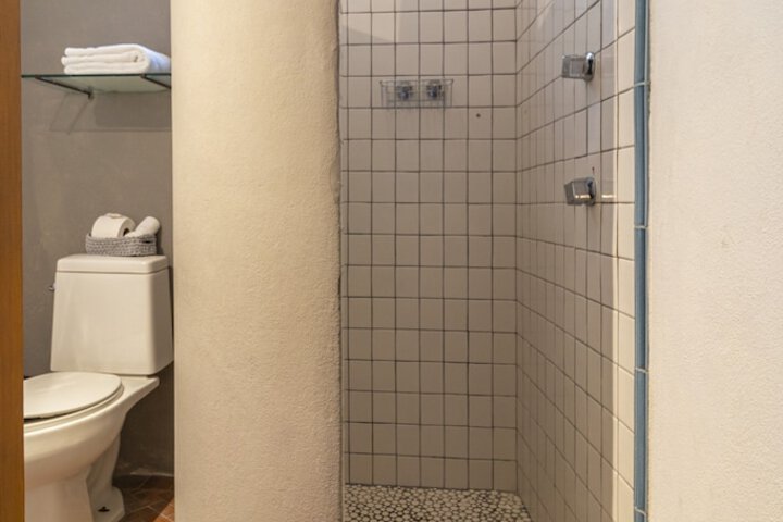 Room 116 of 148