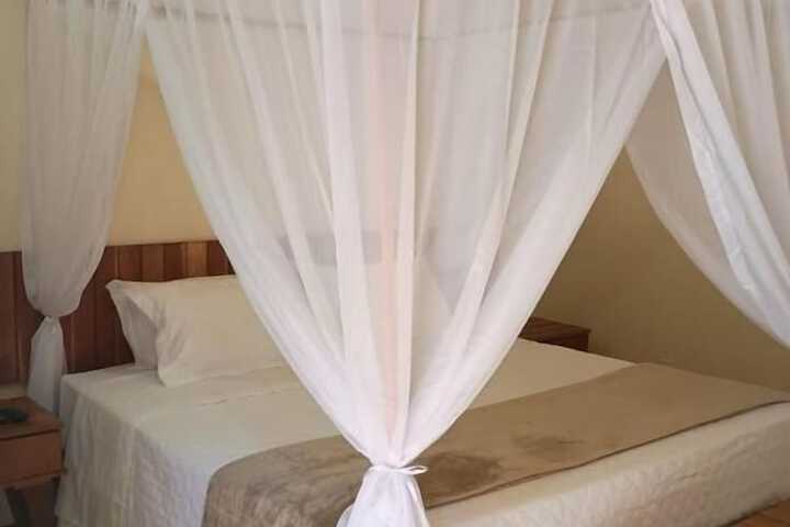 Room 12 of 27
