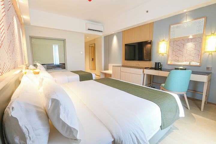 Room 16 of 62