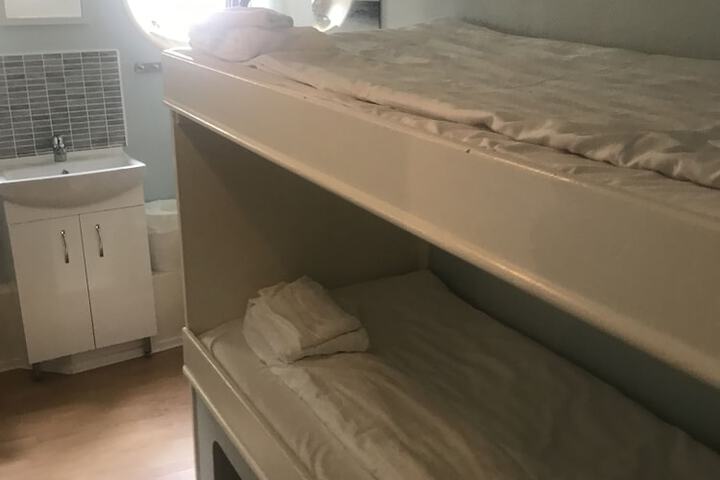 Room 6 of 50