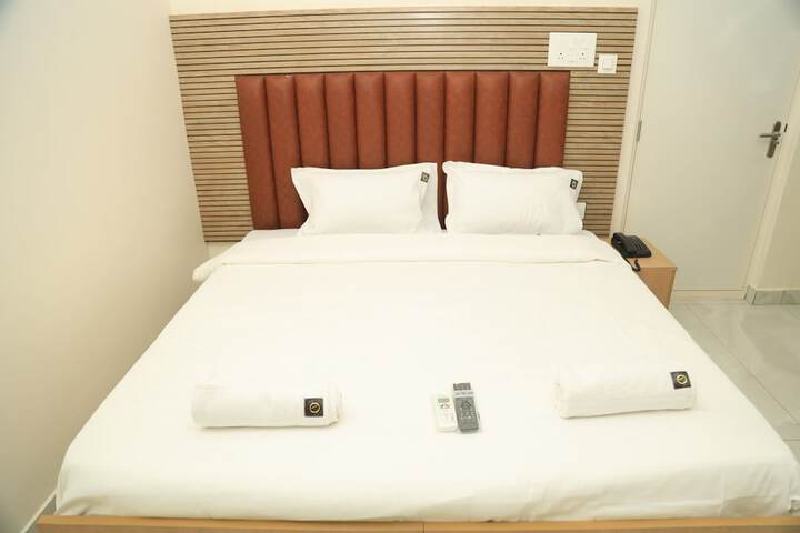 Room 8 of 34