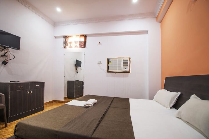 Room 10 of 21