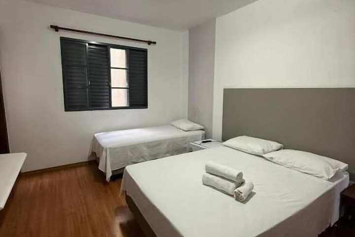 Room 7 of 25