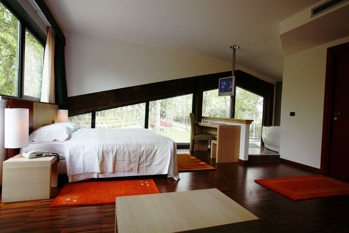 Room 9 of 64