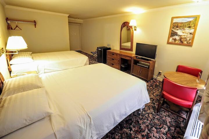 Room 6 of 15