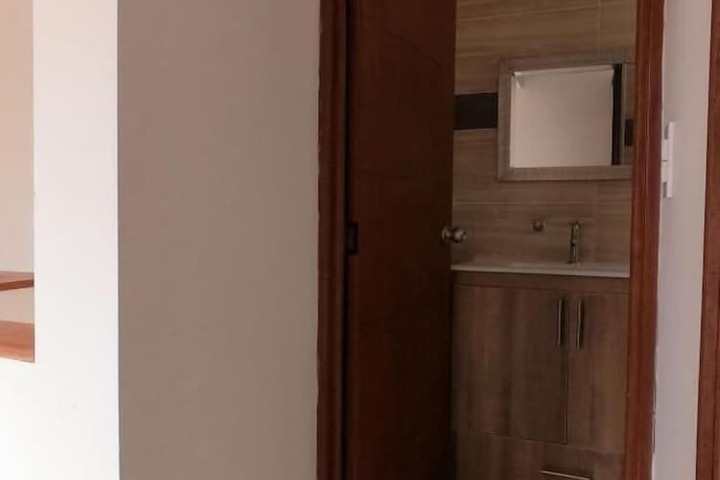 Room 5 of 10