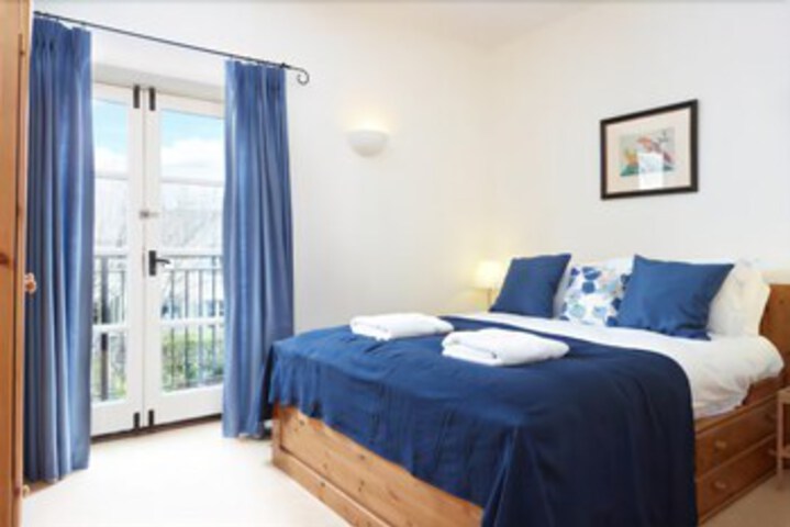 Room 4 of 13