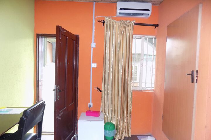 Room 8 of 27
