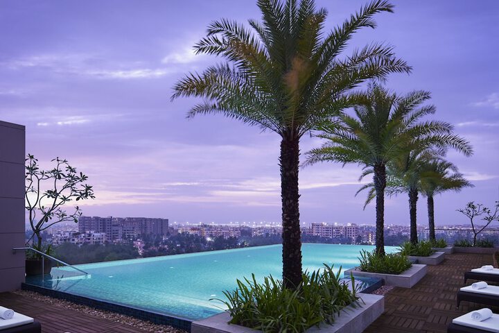 Hotel Pool
