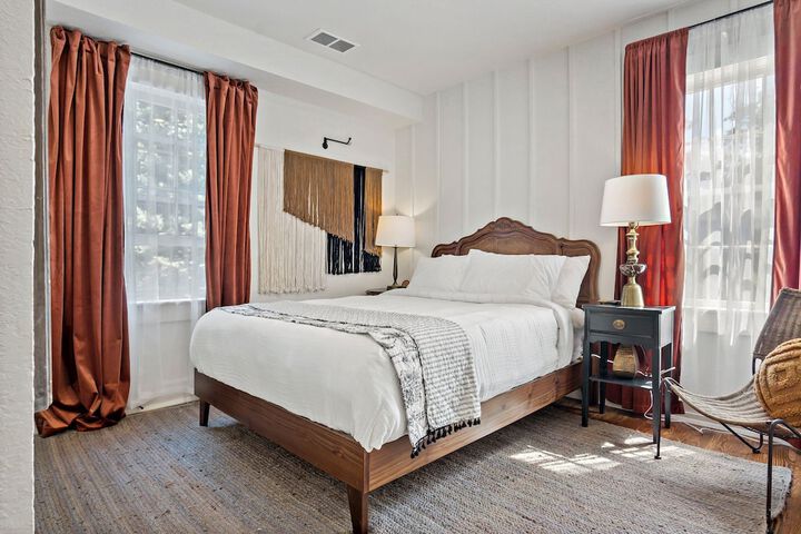 Room 26 of 70