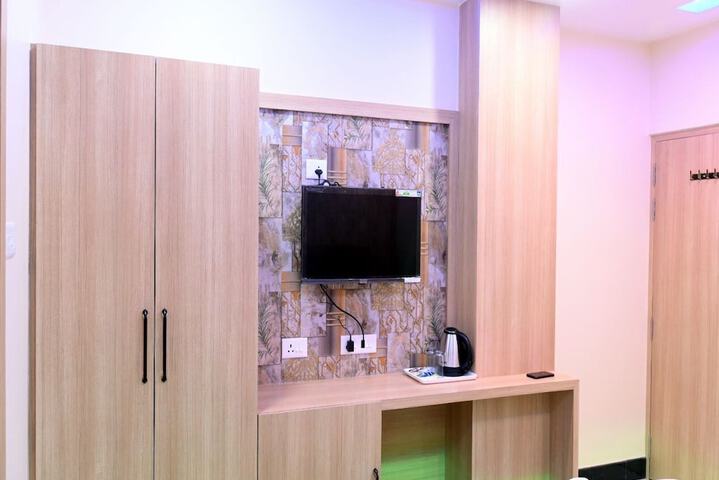 Room 15 of 77