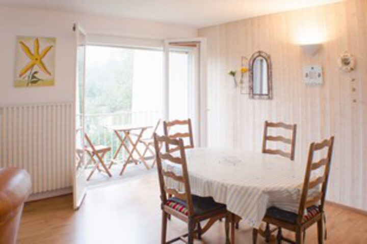 Room 6 of 13