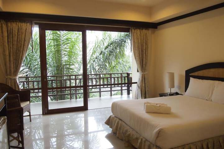 Room 8 of 31