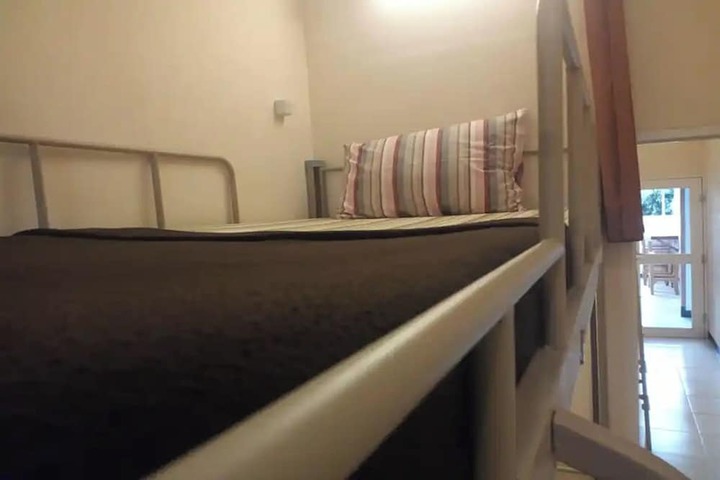 Room 6 of 24
