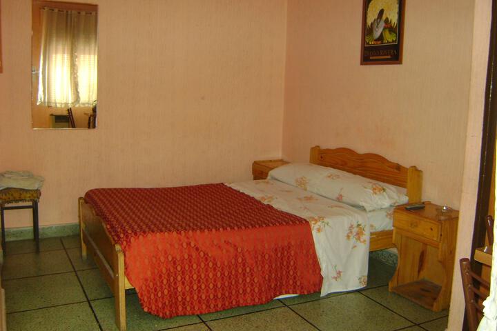 Room 35 of 46