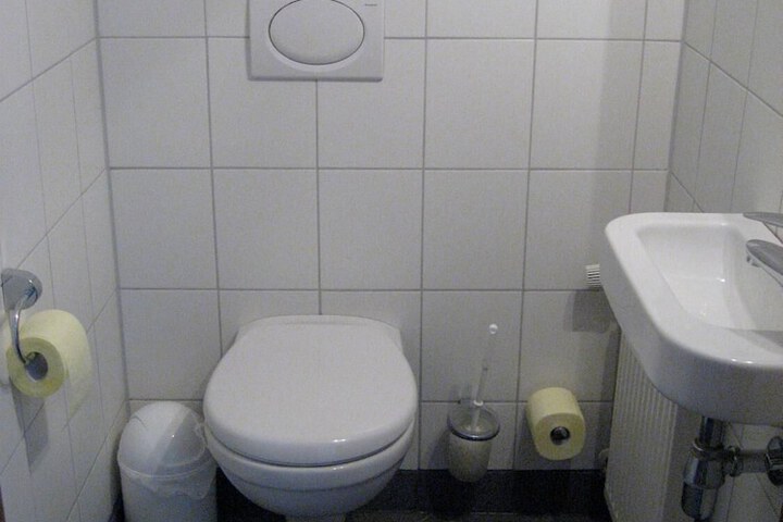 Room 11 of 17