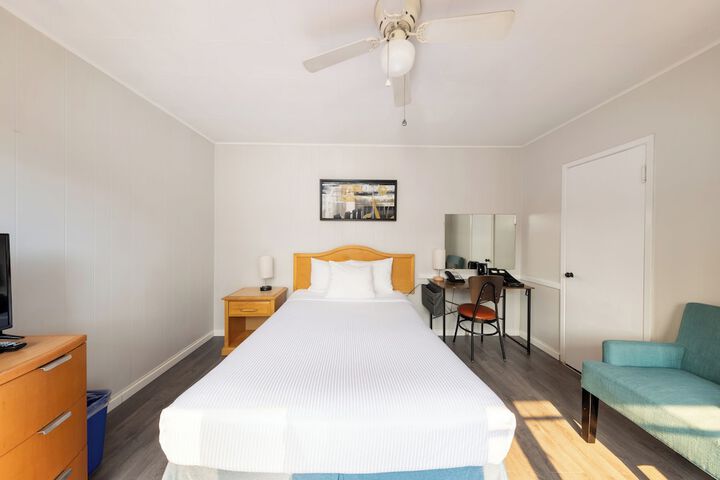 Room 5 of 71