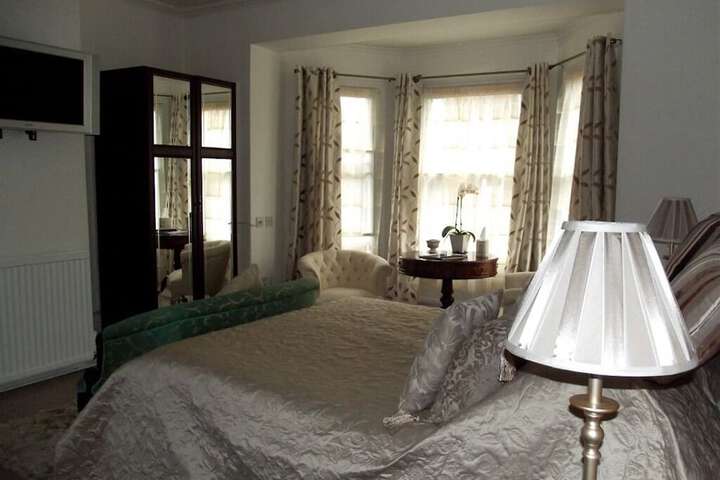 Room 3 of 5