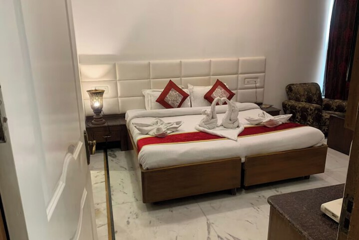 Room 20 of 35