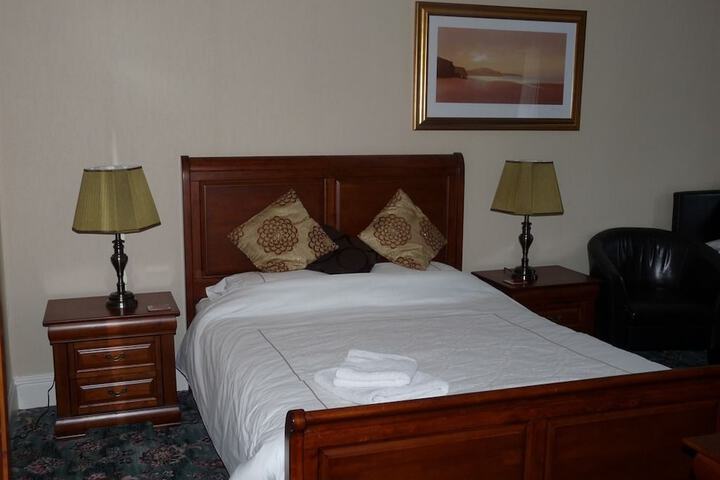 Room 8 of 42