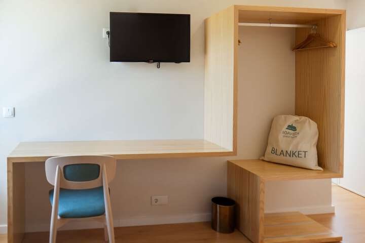 Room 10 of 76