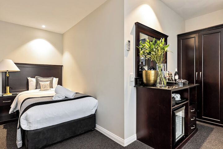 Room 12 of 36